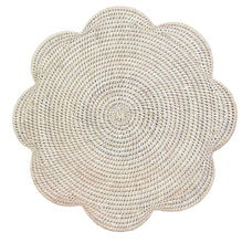 Load image into Gallery viewer, Caspari Rattan Scallop Placemat- Cream
