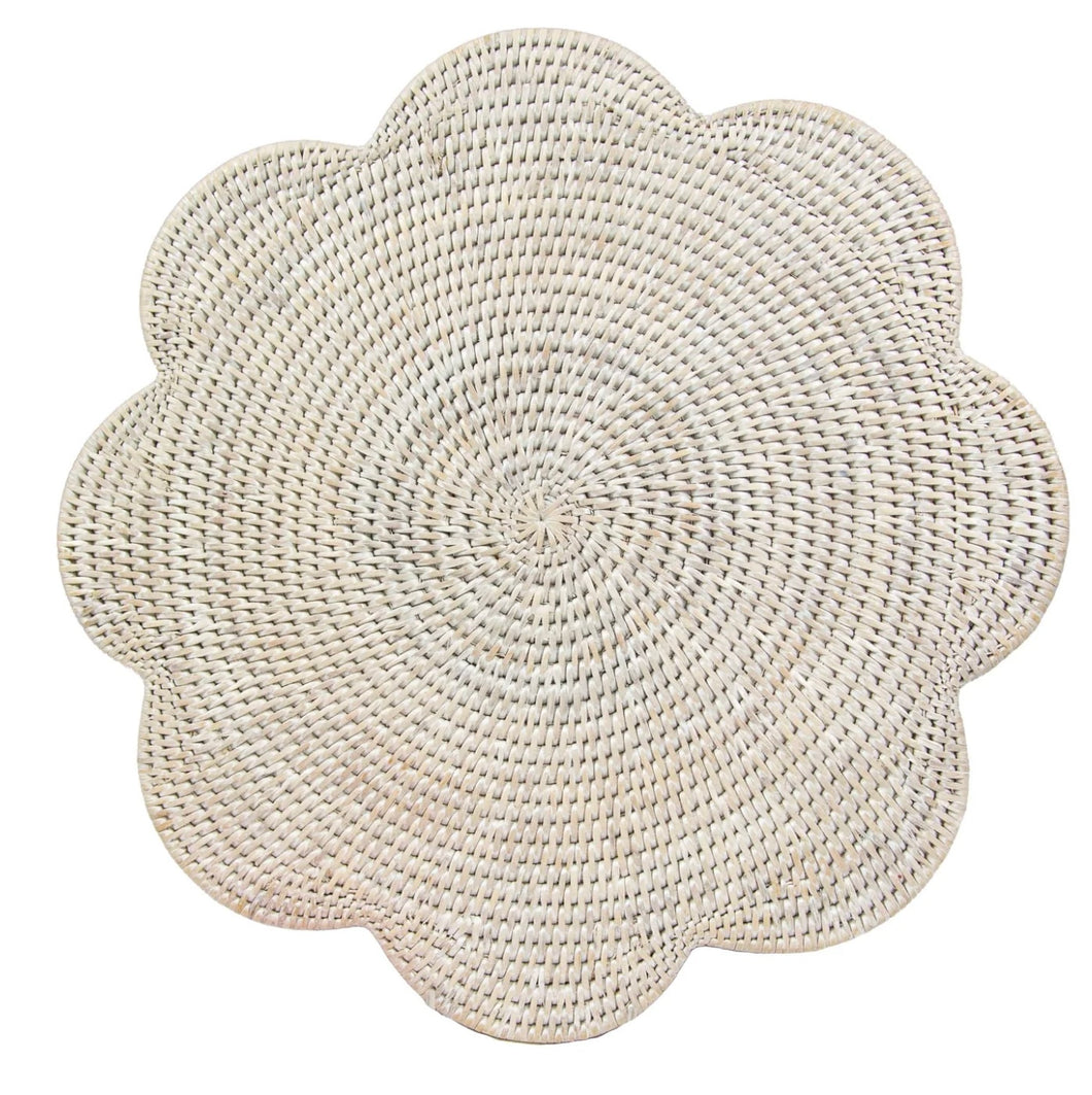 Caspari Rattan Scallop Placemat- Cream